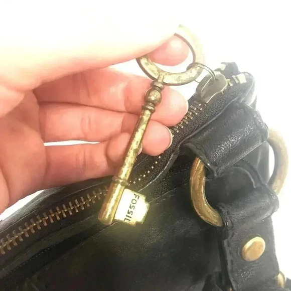 Fossil Vintage Black Leather Crossbody - Picture 9 of 12